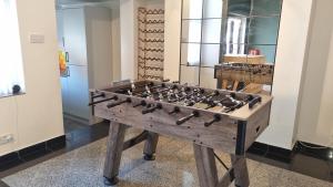 Luxe Retreat - Steps from Stadium - Pool Table, Ping Pong, Football Table