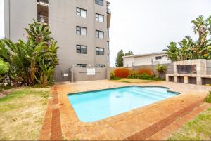 Luxury 3 bedroom Duplex Penthouse with communal swimming pool in Blouberg, Cape Town