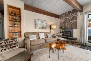 Storm Meadows Club C220, Steps from the Slopes, Fireplace, Club Amenities