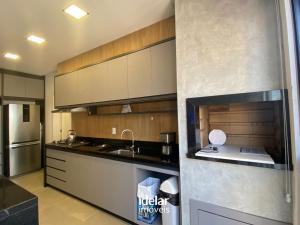 Prédio 100m da Praia do Perequê