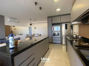 Prédio 100m da Praia do Perequê