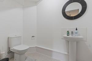 Windrush Grove Retreat in Birmingham