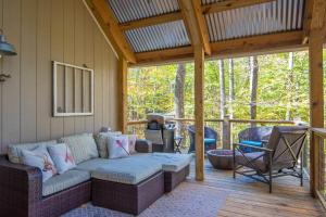 Sweetwater Cottage - Private Cottage Tucked in the Woods - WJ & Boone - River Access