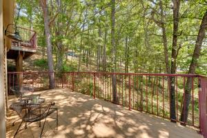 Table Rock Lake Condo 3 Mi to Boat Ramp!
