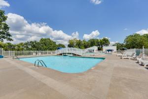 Table Rock Lake Condo 3 Mi to Boat Ramp!