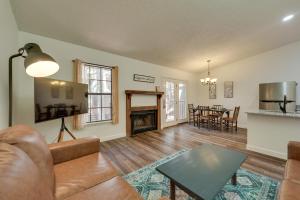 Table Rock Lake Condo 3 Mi to Boat Ramp!