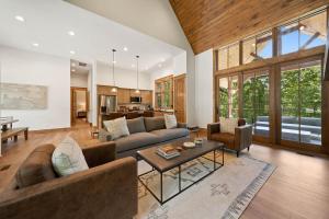 Boulder Springs Lodge at Eagles Nest