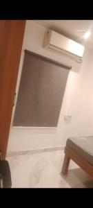 a28 ORANGE BRICKS - Park Street - New Market