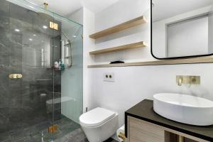 Penthouse 2b Ocean Views. B