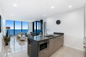 Penthouse 2b Ocean Views. B