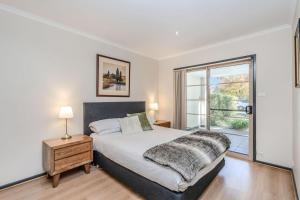 Light filled 2 Brm Cityside