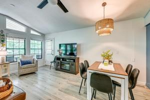 5 Mi to Dtwn Hiawassee Creek-Front Home with Deck