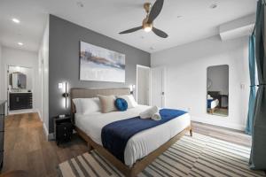 Stunning Penthouse Double King Suite on Butler Street with rooftop deck and free off street parking