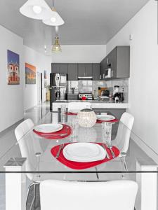 Spanish Sunrise 3BR Home with Pool Access