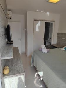 Apartamento com vista para piscina em Angra dos Reis - Condomínio com piscina, bar molhado e marina - Aluguel de Lancha no Local