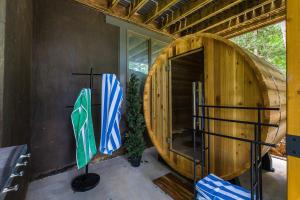 Modern Peaks Hot Tub Sauna GameTheatre Room