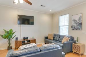 12 Mi to Galveston Beach: Home w Private Pool