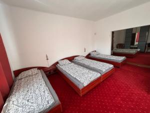 Red Lake Avenue HOSTEL