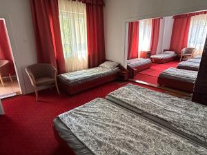 Red Lake Avenue HOSTEL