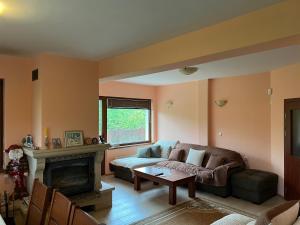 The Old Walnut House