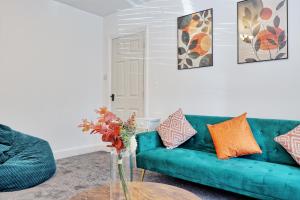 3 Bedroom Property, Free Parking for 3 Vehicles