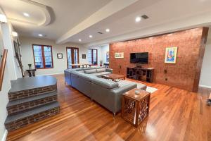 Fishermans Wharf 244