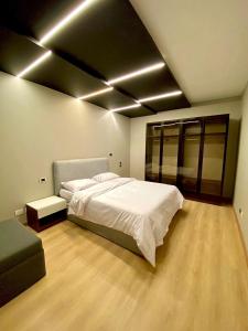 121-44-11 · Luxury Gem-> 1Min walk from Mall Madinaty+5G Wifi