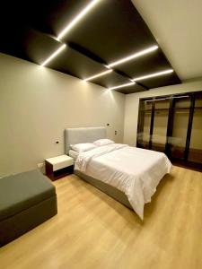 121-44-11 · Luxury Gem-> 1Min walk from Mall Madinaty+5G Wifi