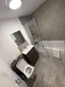 Premier Serviced Apartmetns oldham road Manchester