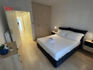 Luxury 3BDR Apartment in Mitropoleos street
