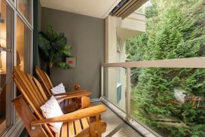 Woodrun Lodge 514 | Ski-In Ski-Out Condo w Pool, Hot Tub, Free Parking, Wifi & Laundry