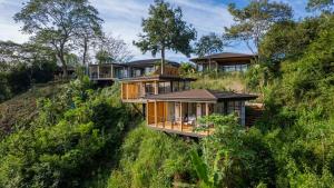 Chic 1BR Escape Breathtaking Balcony Views