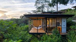 Chic 1BR Escape Breathtaking Balcony Views