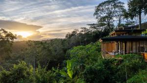 Chic 1BR Escape Breathtaking Balcony Views