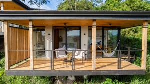 Chic 1BR Escape Breathtaking Balcony Views