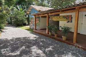 Cozy Bedroom in a coffee farmn in Coatepeque Lake