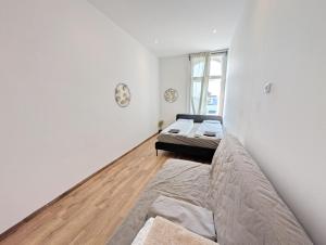 Lovely Apartment - 15 Min from Airport & City Center, 5 Min from Vienna Main-Bus Station EZ10b