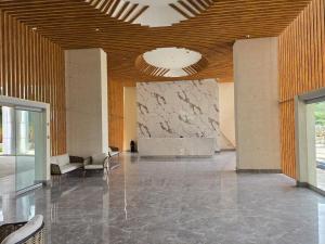 Family Friendly Modern 2BR 2BA Steps to Beach