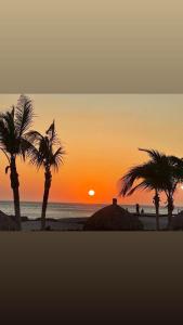 Family Friendly Modern 2BR 2BA Steps to Beach