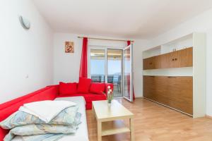 Apartments by the sea Tucepi, Makarska - 24643