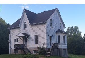 Century House on Quarter acre lot