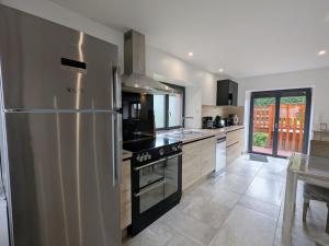 Gîte moderne et rénové avec carport et local à ski au calme près des Vosges - FR-1-589-342