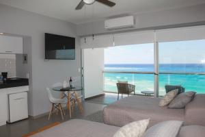 Beachfront studio with a beautiful terrace