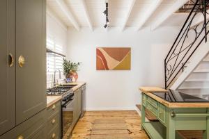 Wavesong on Watts - Pet Friendly with Spa