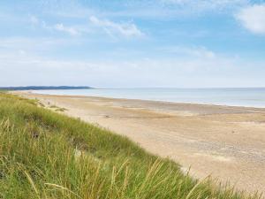 Seaside Serenity in TAYsinge-By Traum
