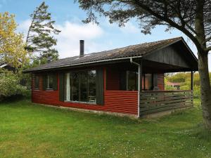 6 person holiday home in Vinderup