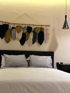 Studio Close to the beach Quiet Modern Laundry roof top pool