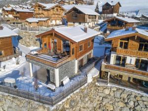 Alpine Chalet with Mountain Views