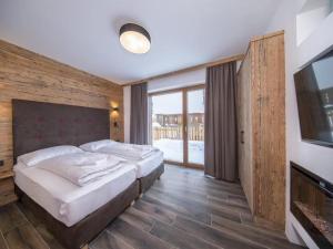 Alpine Chalet with Mountain Views