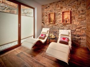 Chalet near Ski Lift with Garden